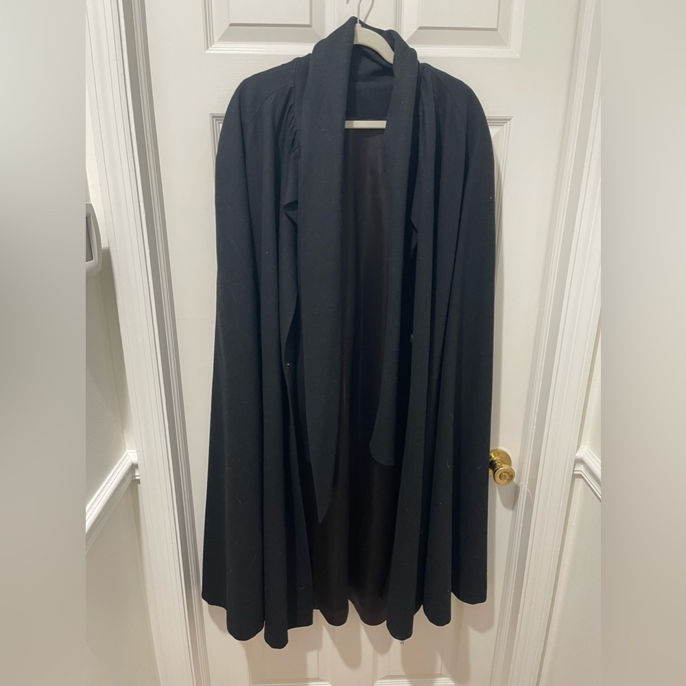 STUNNING 100% wool vintage cape